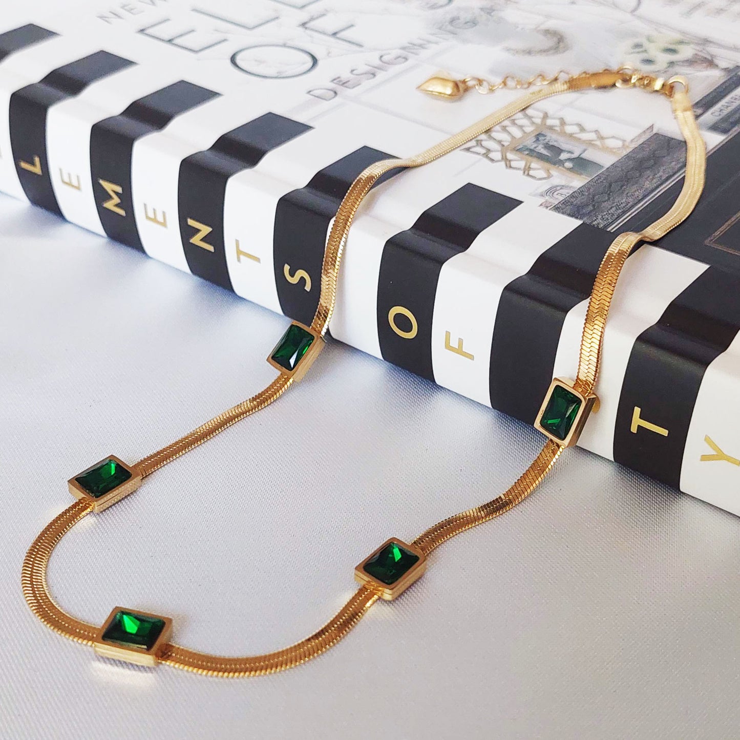 DEYDI NECKLACE