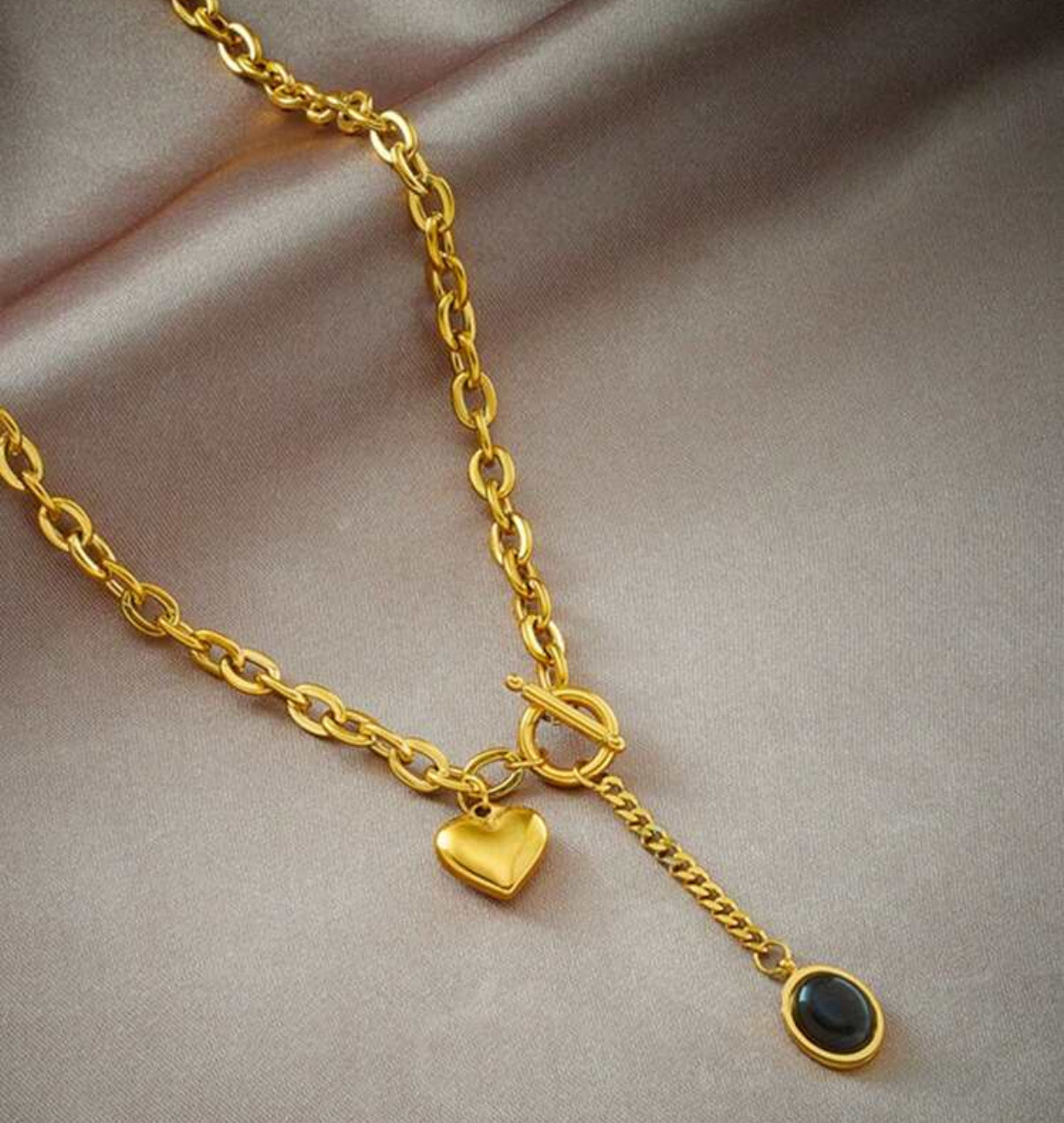 VIANKA NECKLACE