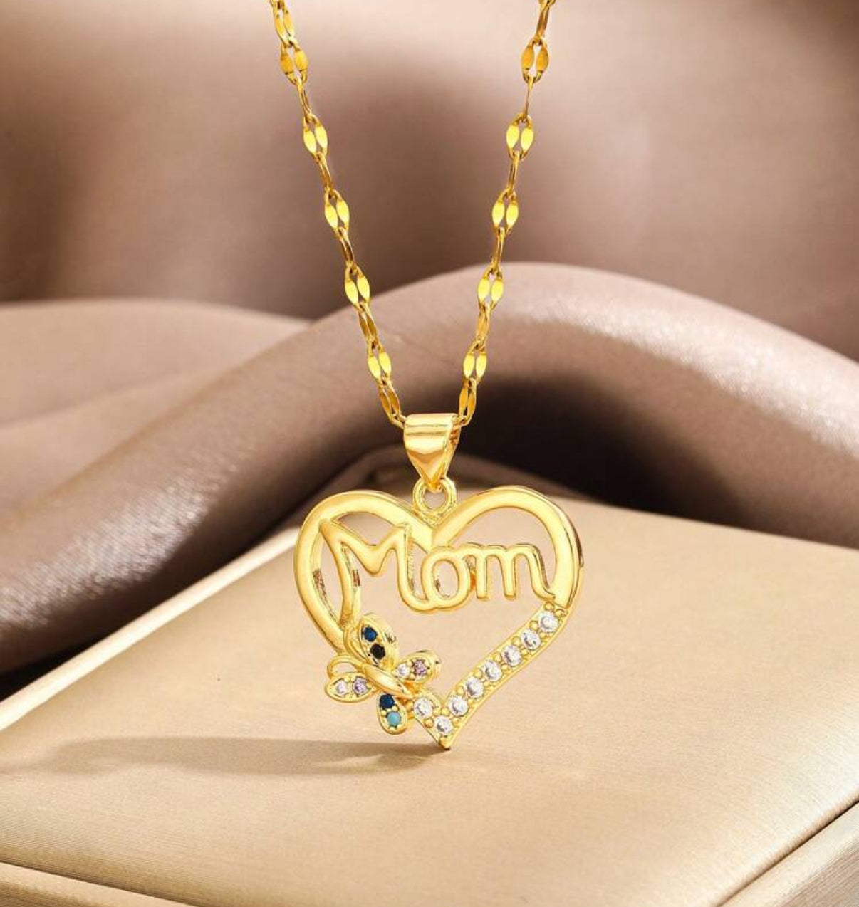 MOM NECKLACE