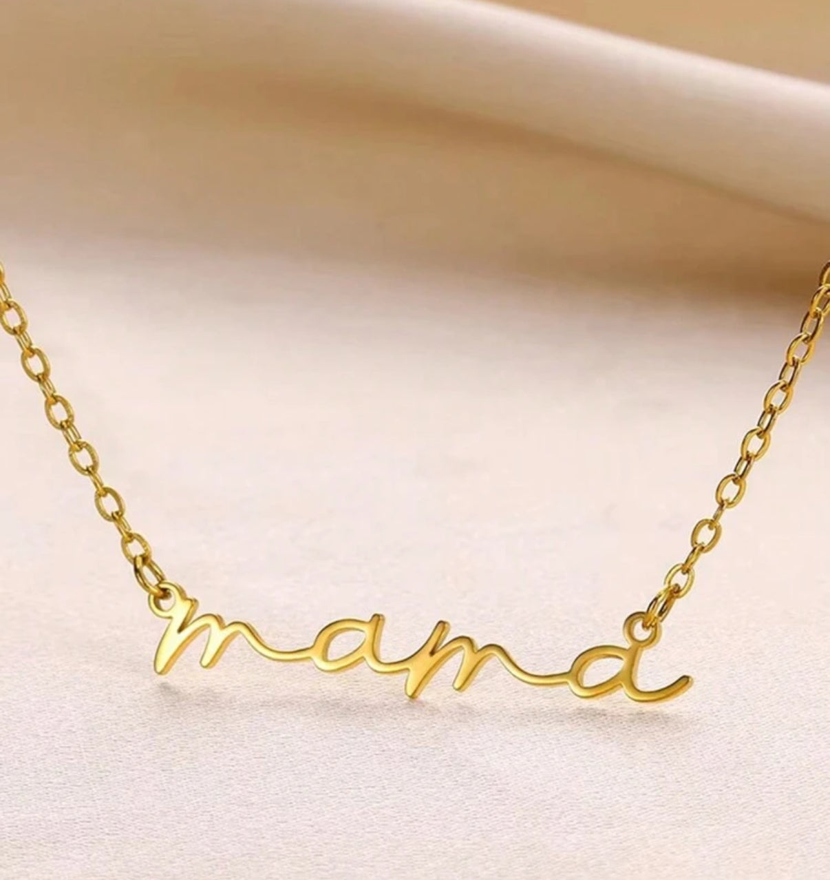 MAMA NECKLACE