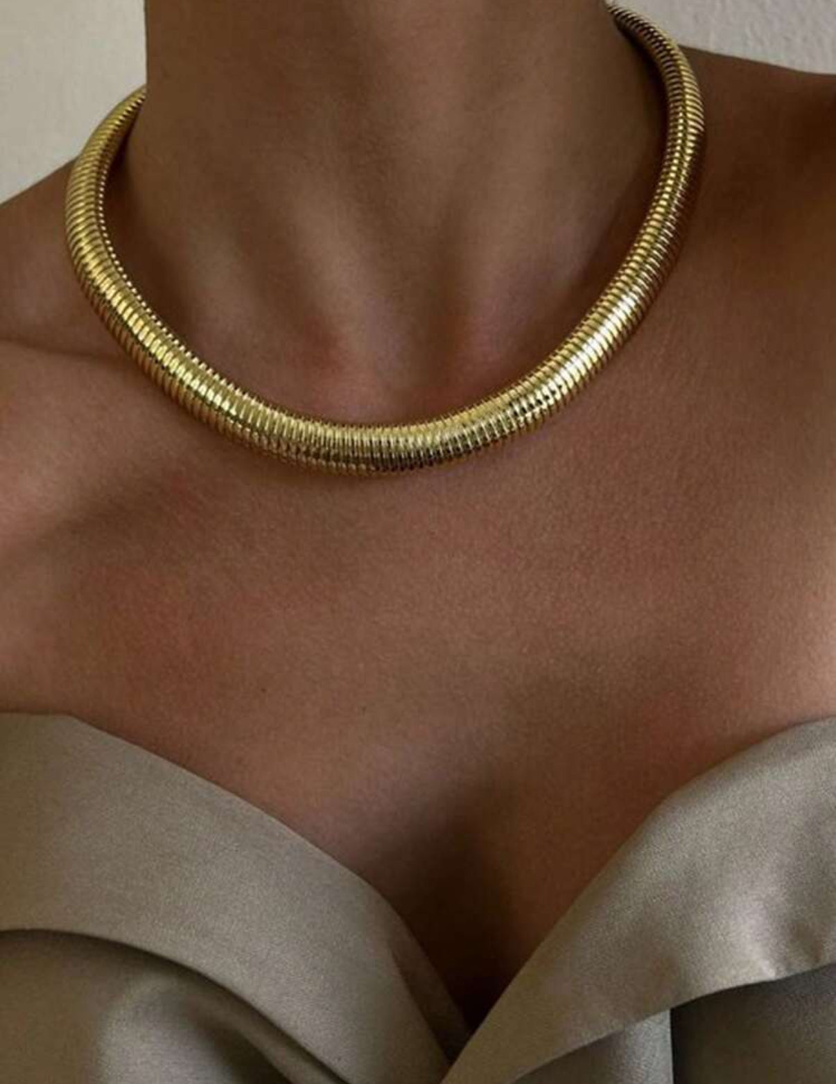 RETRO NECKLACE