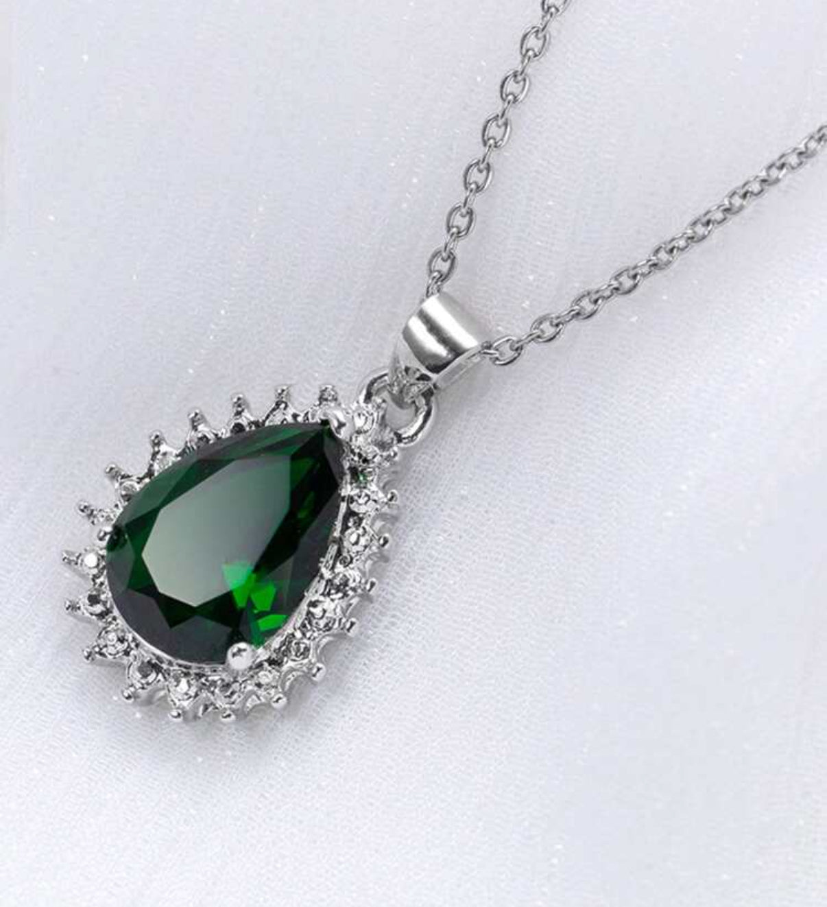 ESMERALDA NECKLACE