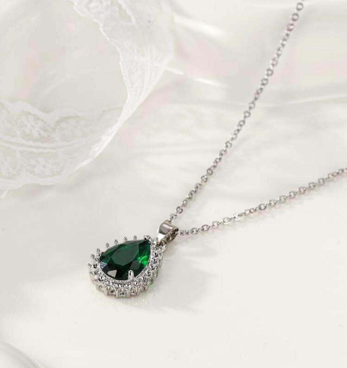 ESMERALDA NECKLACE
