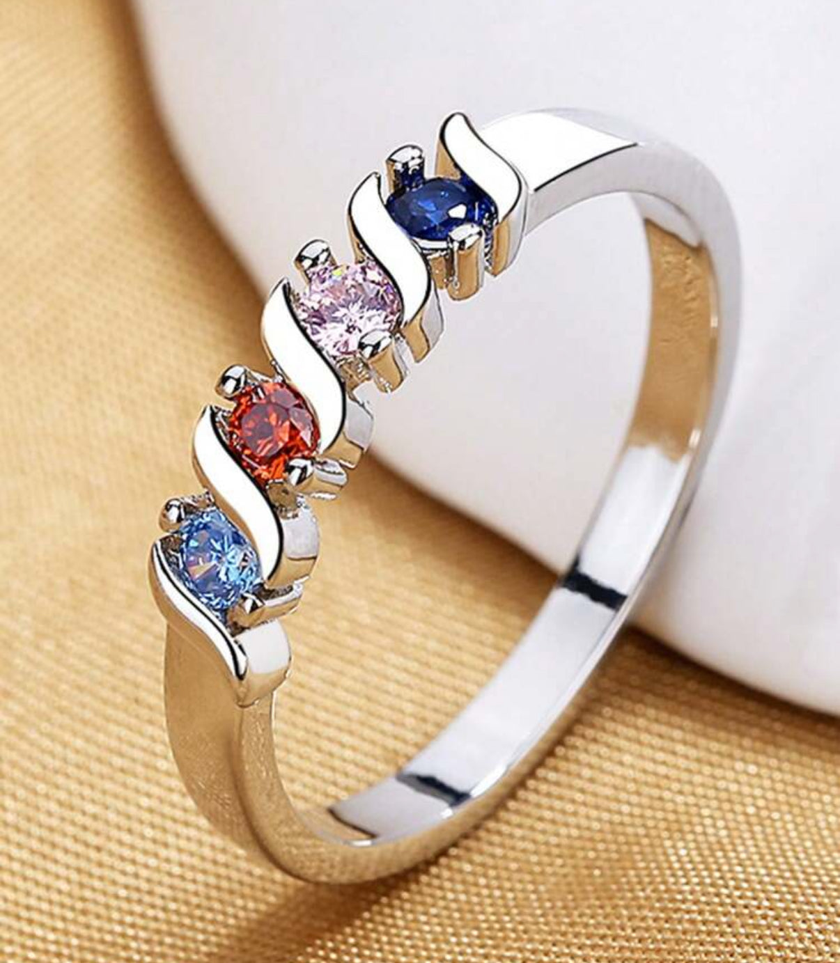 MAGUIE RING