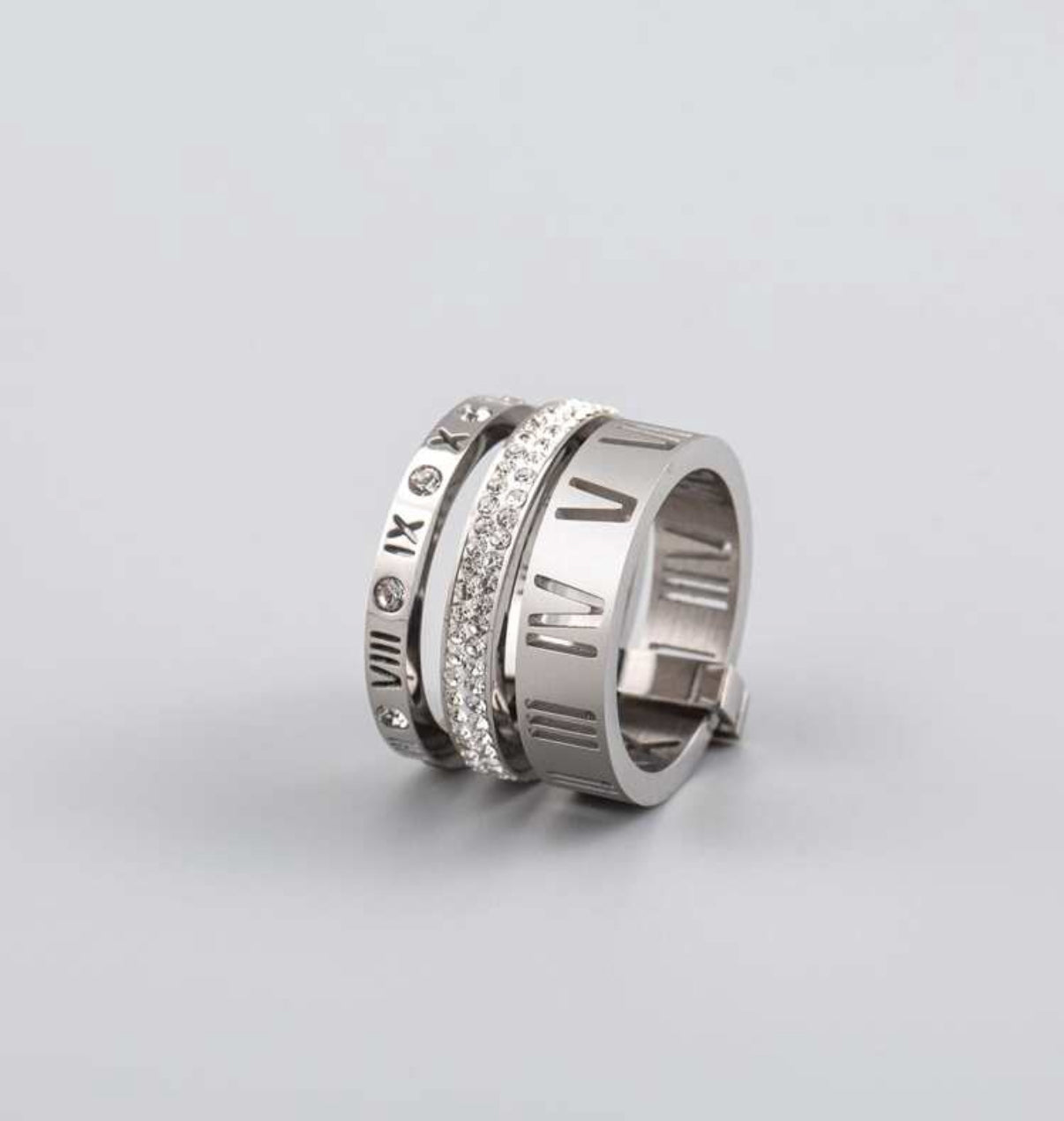 TRIPLE ROMANO RING
