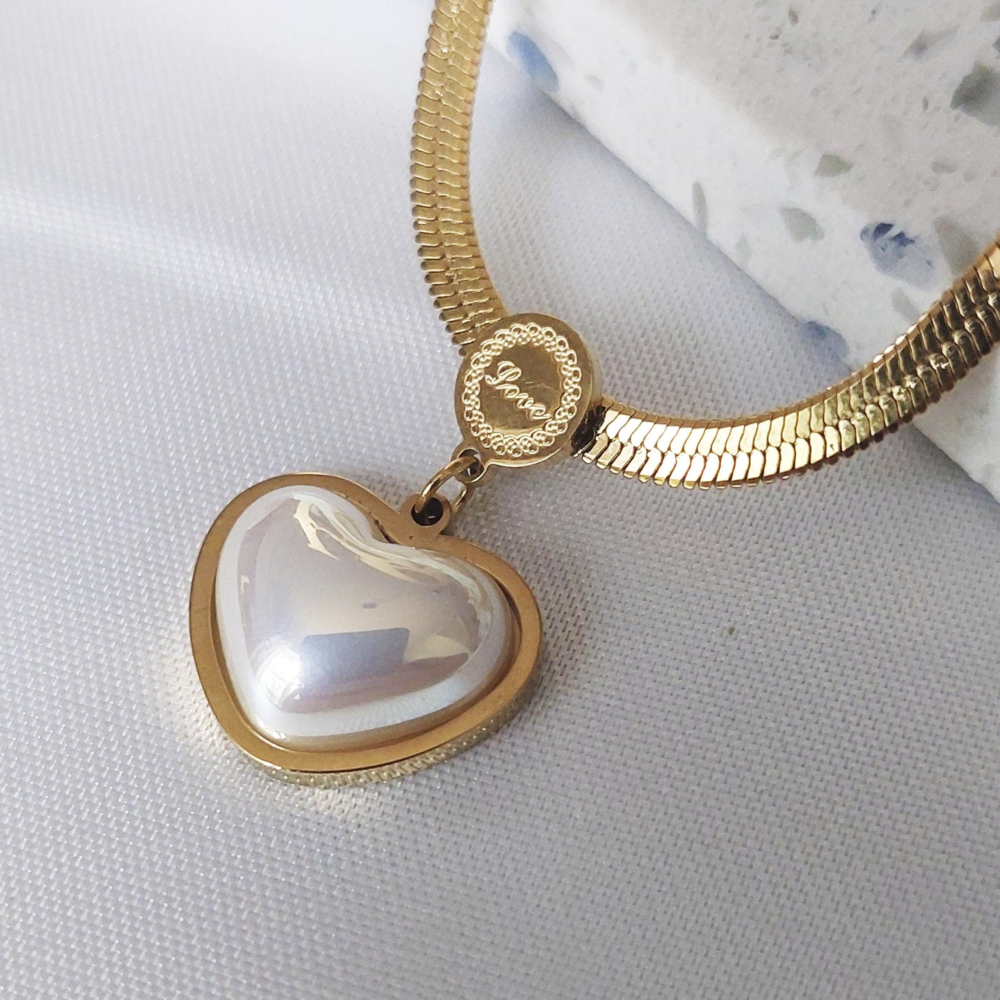 LONNIE NECKLACE