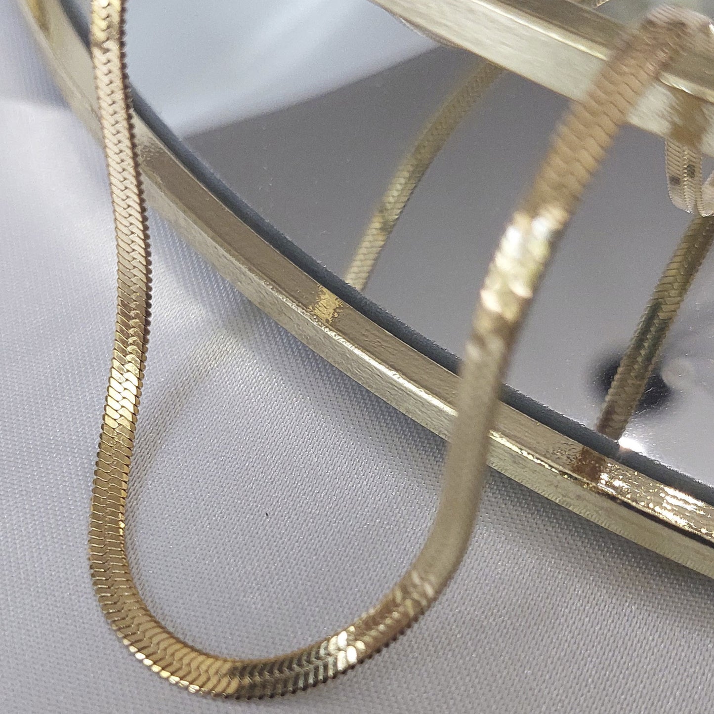 PILLY NECKLACE