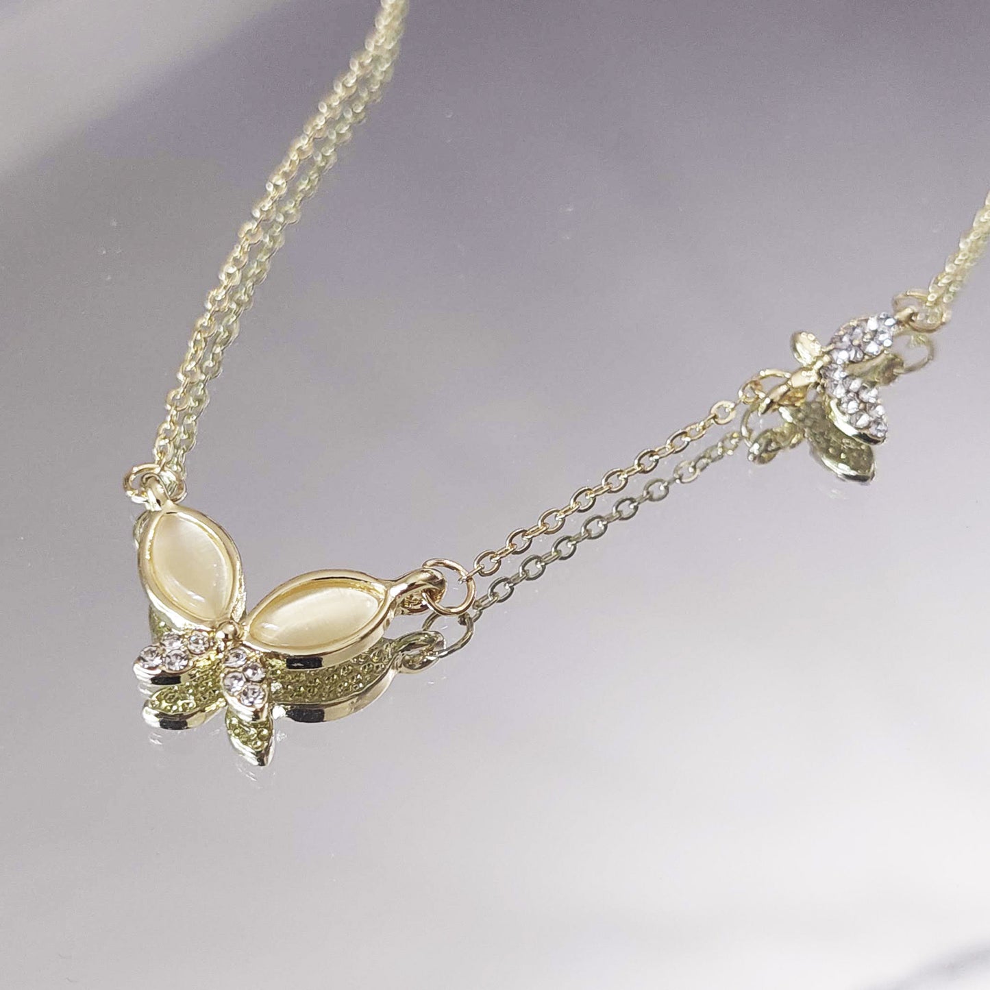 PERKY NECKLACE