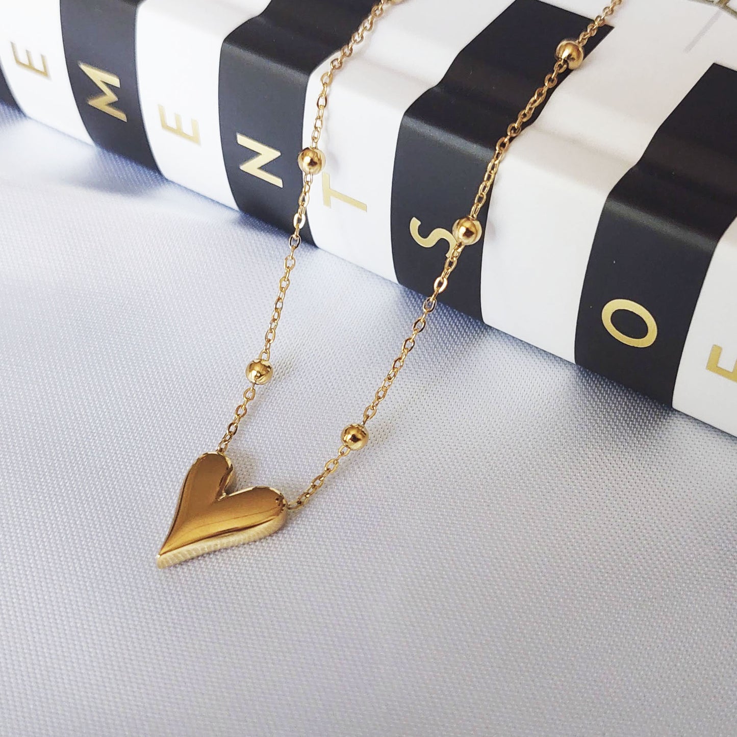 TRINA NECKLACE
