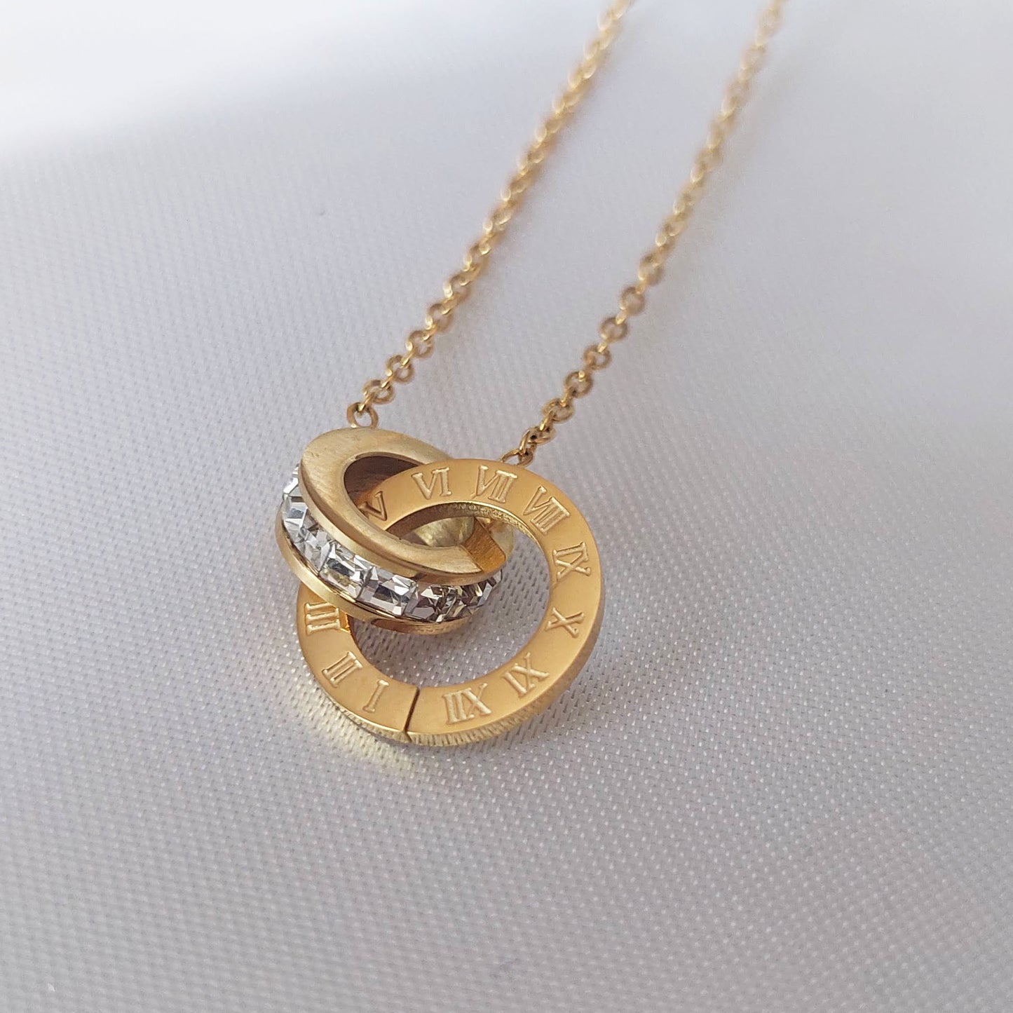 AIXA GOLD NECKLACE