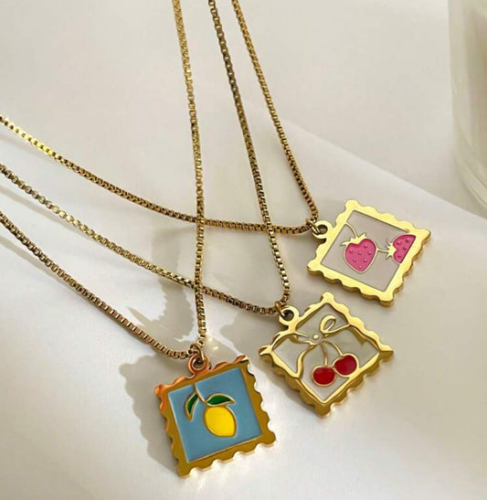 CAMIL NECKLACE (cherry)
