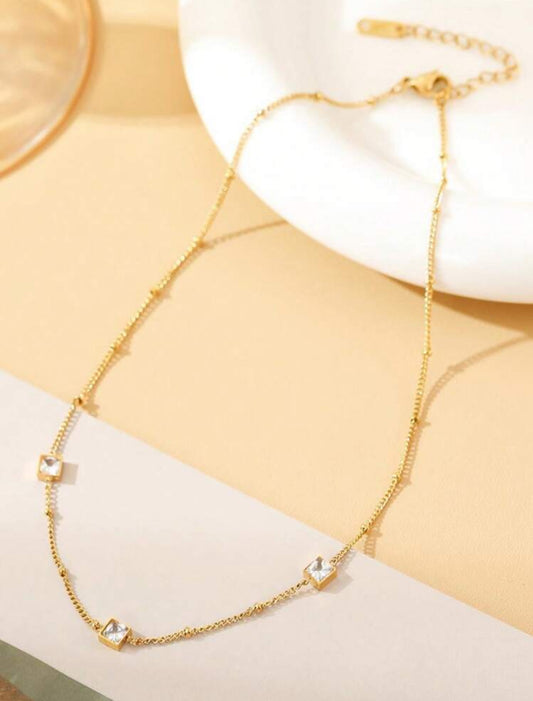 DELICATE NECKLACE